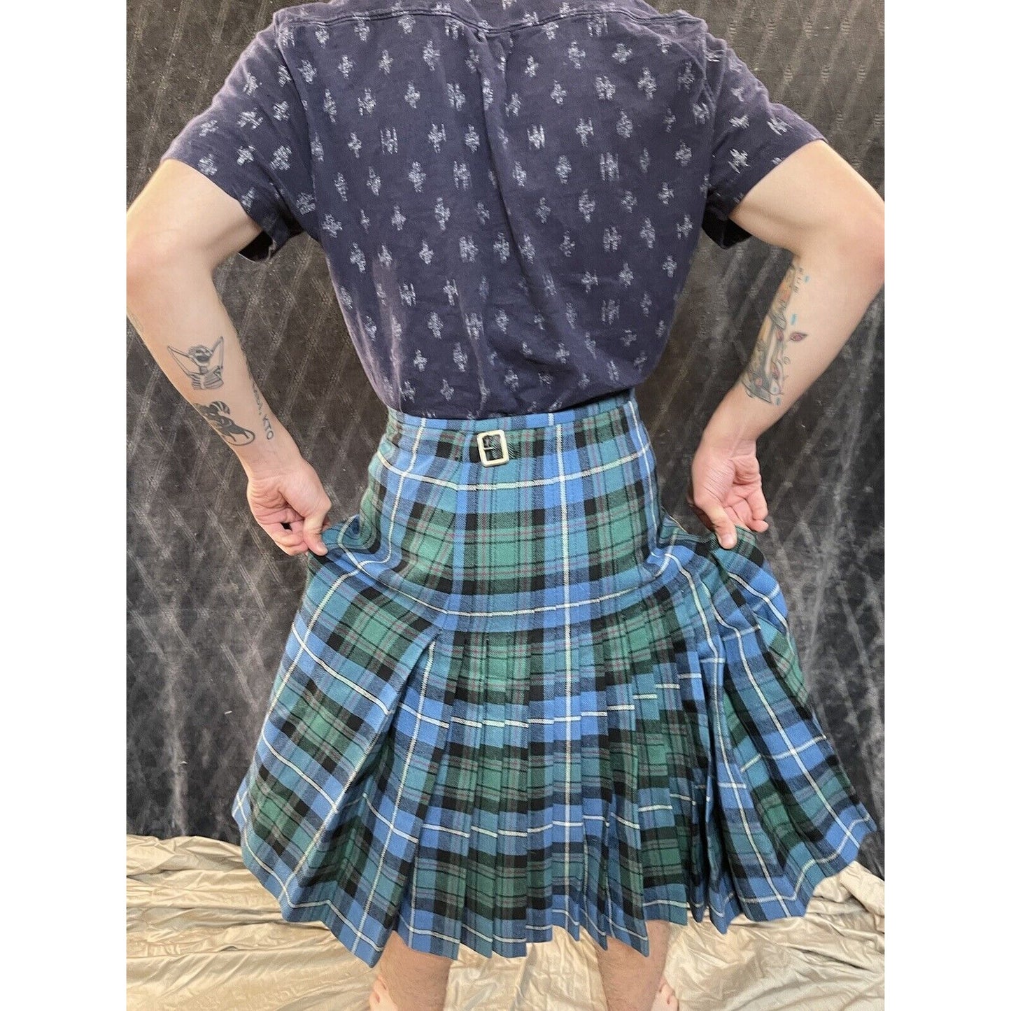 men’s kilt woman’s skirt 45” across stretched out plaid green and blue