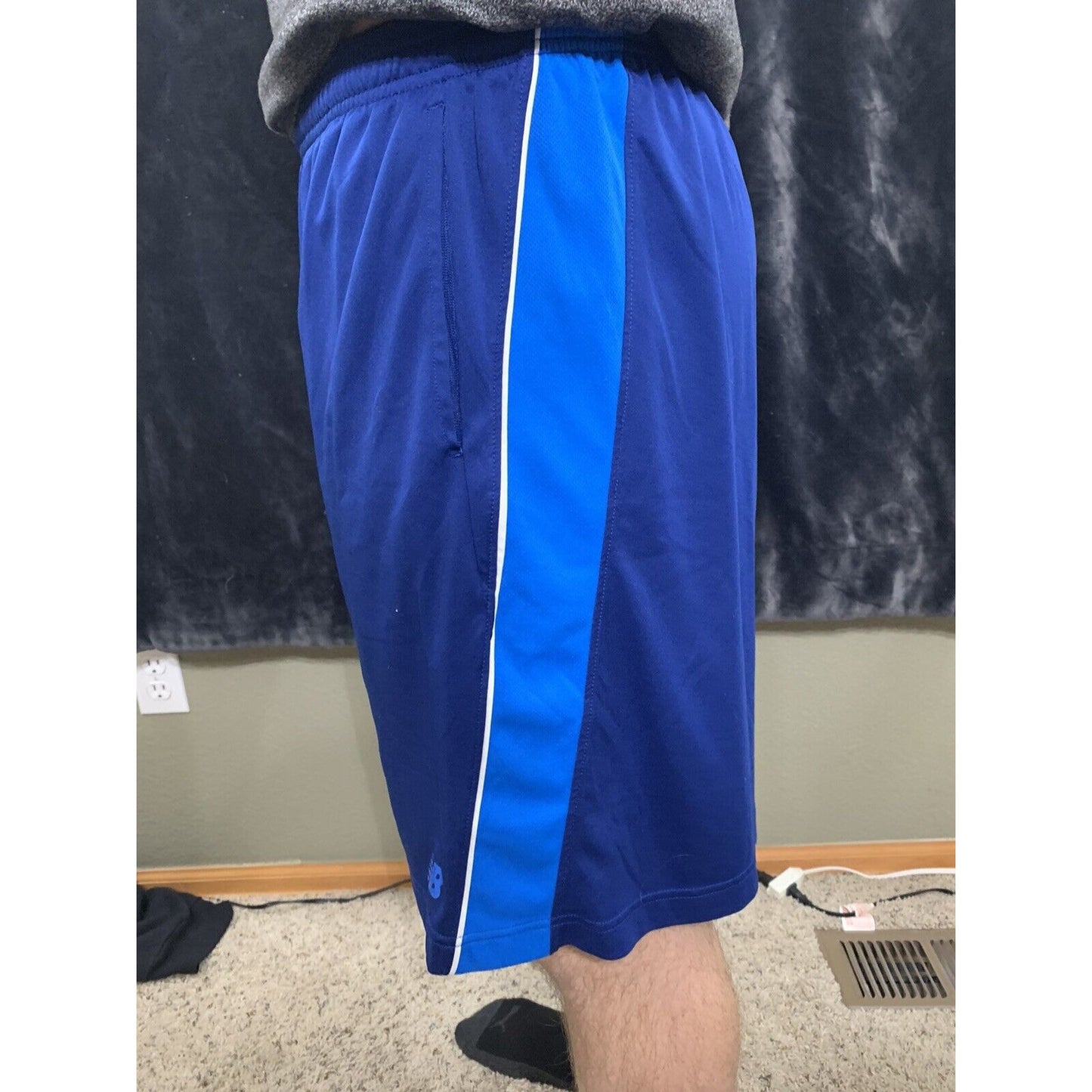 Men’s New Balance Large Blue Workout Exercise Shorts With Pockets