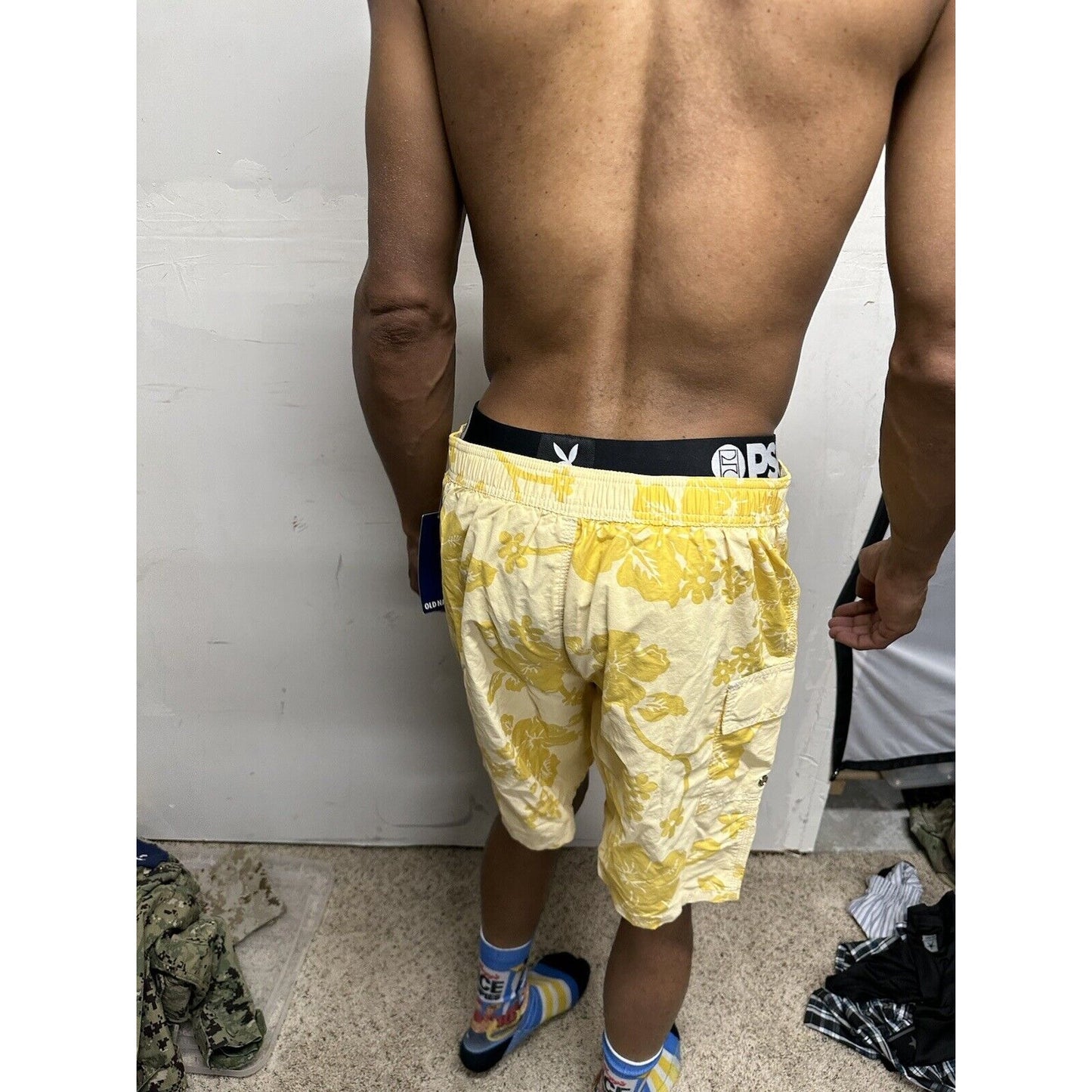 Men’s Floral Old Navy Medium Bathing Suit Combo Board Shorts Tropical yellow