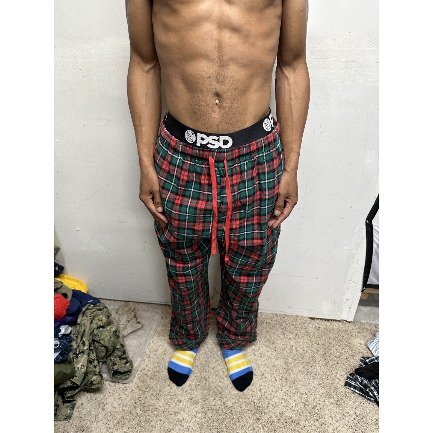 Men’s Red And Green Plaid Pajamgram Large Lounge Pants Pajamas