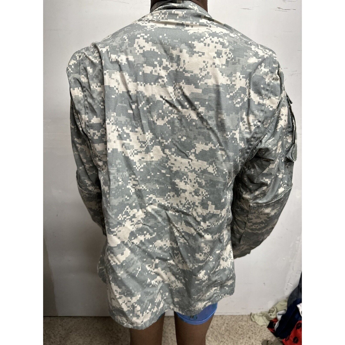 Men’s Army Combat Uniform Acu Medium Regular With USA Flag Patch Top Blouse