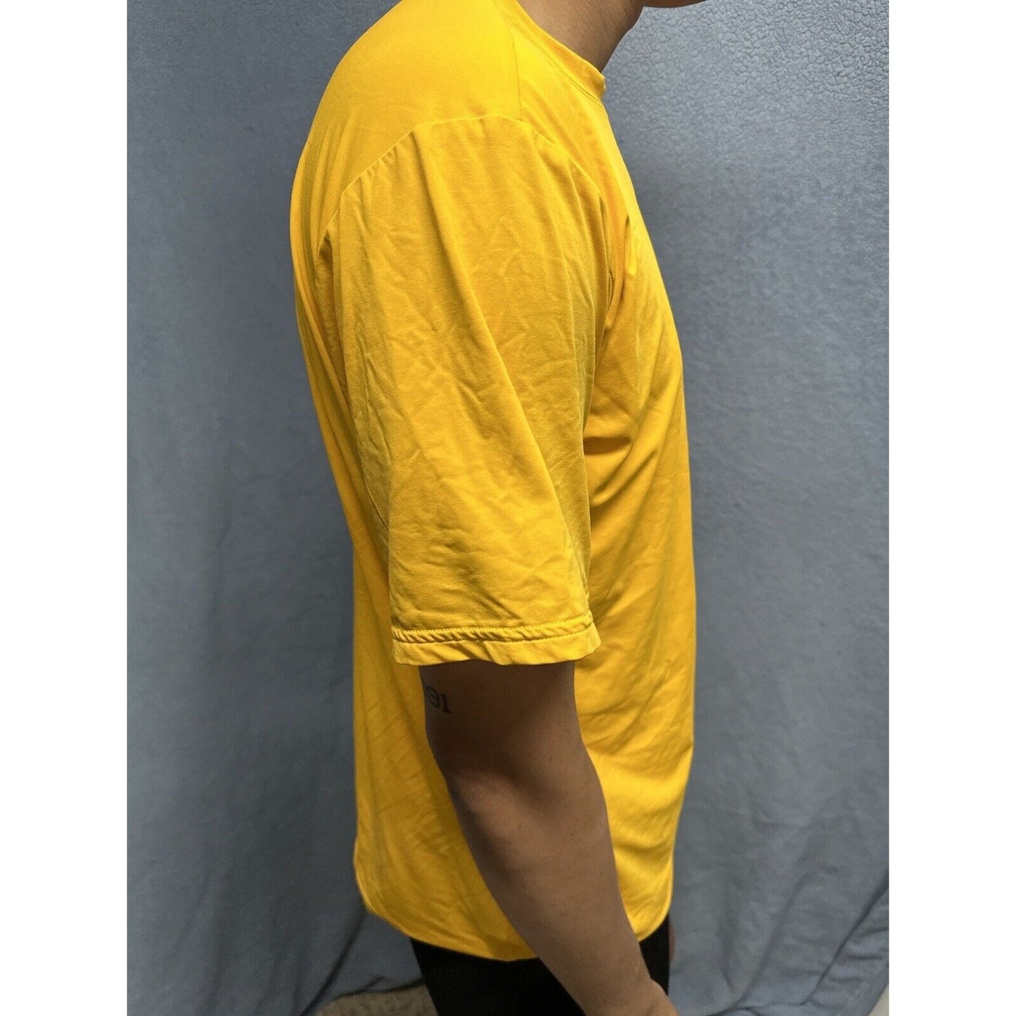 Men’s Yellow New Balance Large US Navy Pt Uniform Athletic Workout Shirt Large