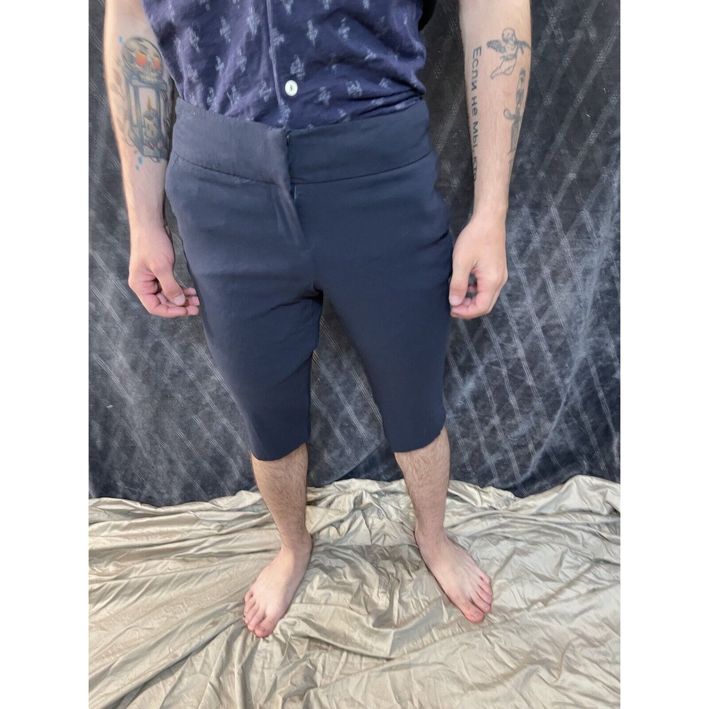 woman’s size 8 navy blue harve benard shorts