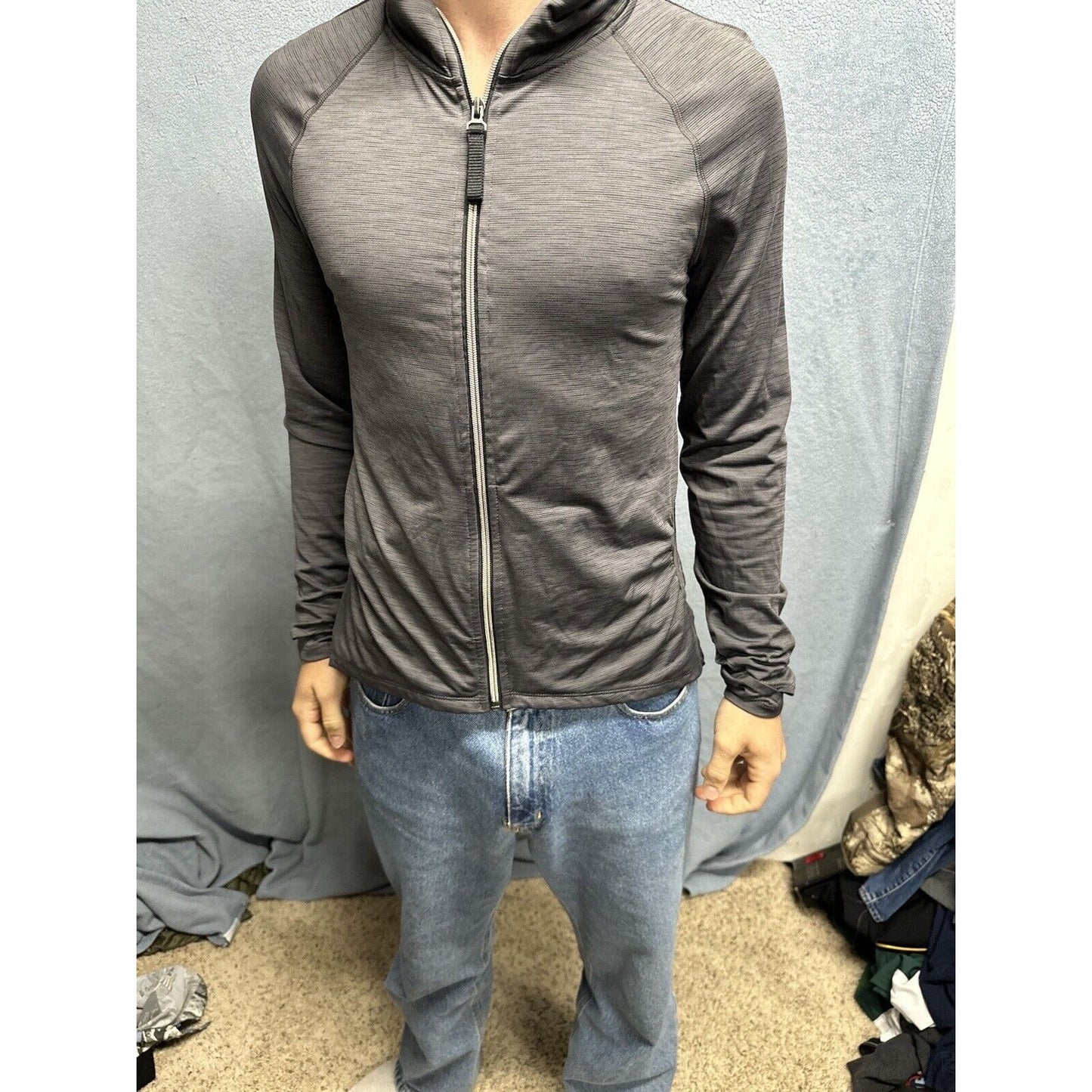 Men’s Gray All In Motion Medium Full Zip Sweater