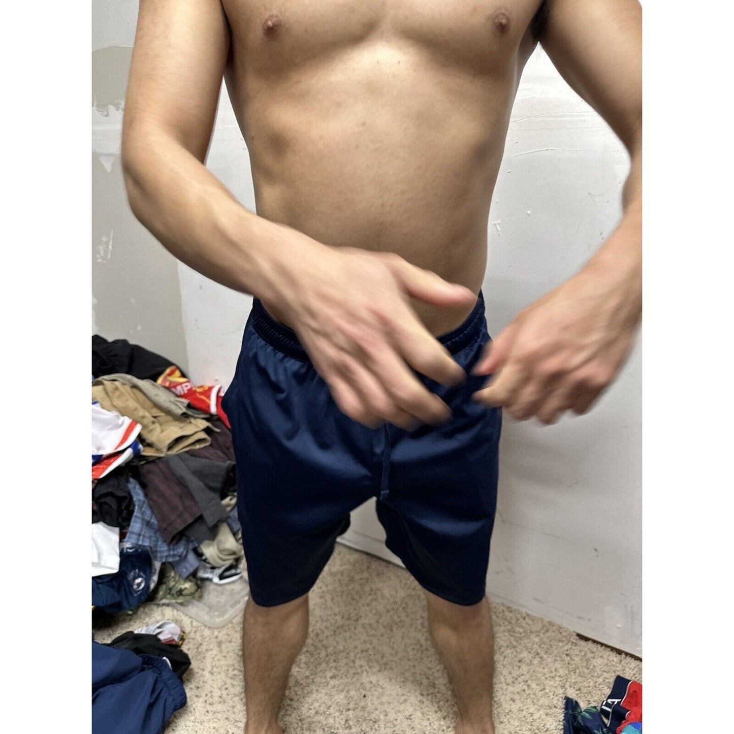 Men’s Large Heatgear Under Armour Athletic Shorts Dark Blue With Pockets