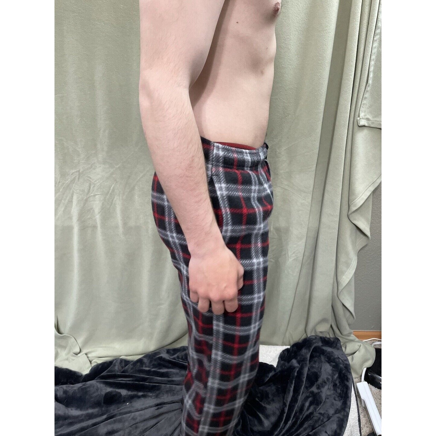 Men’s Sleepware Fruit Of The Loom Small Red Black Plaid Flannel