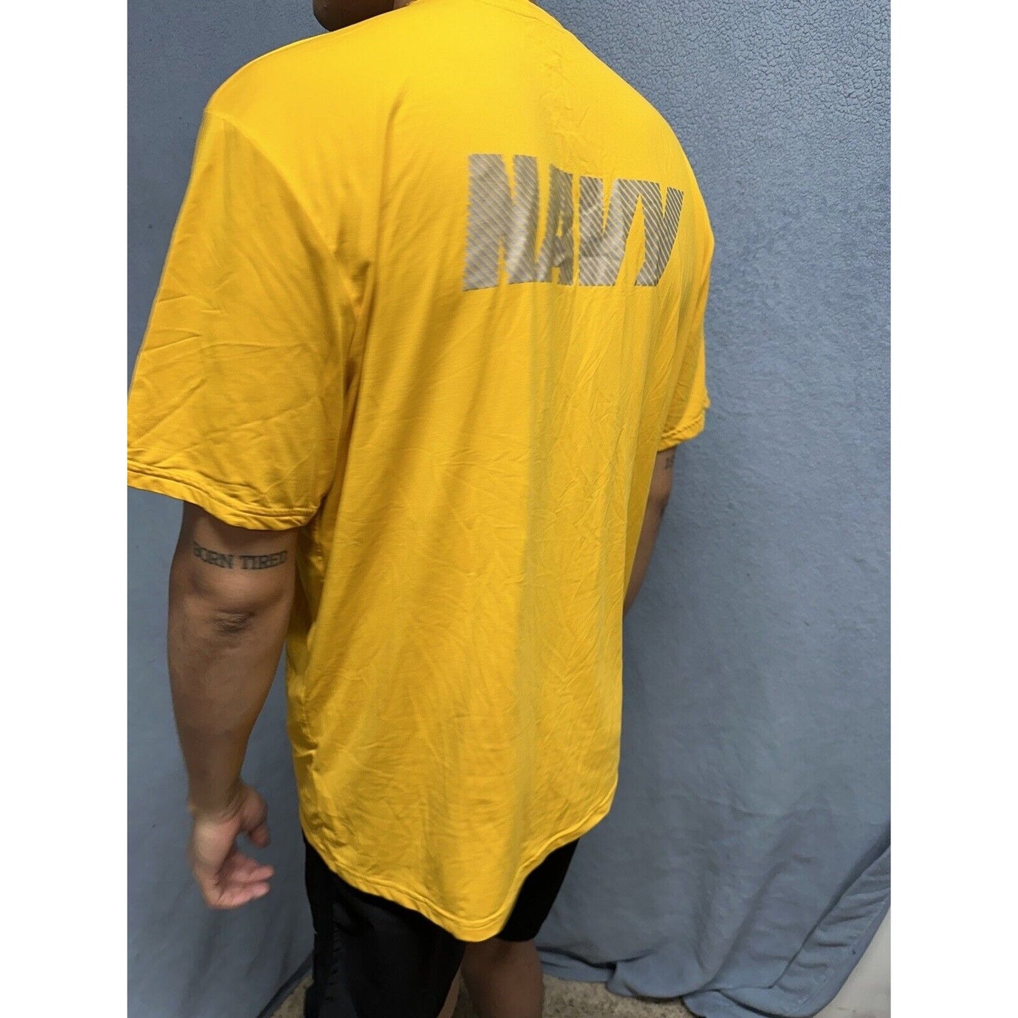 Men’s Yellow New Balance Large US Navy Pt Uniform Athletic Workout Shirt Large