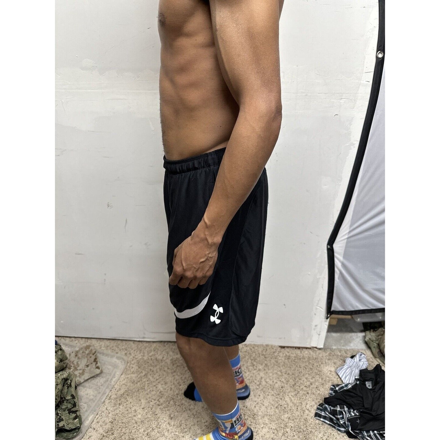 Men’s Under Armour Black Large Shorts Athletic With Pockets