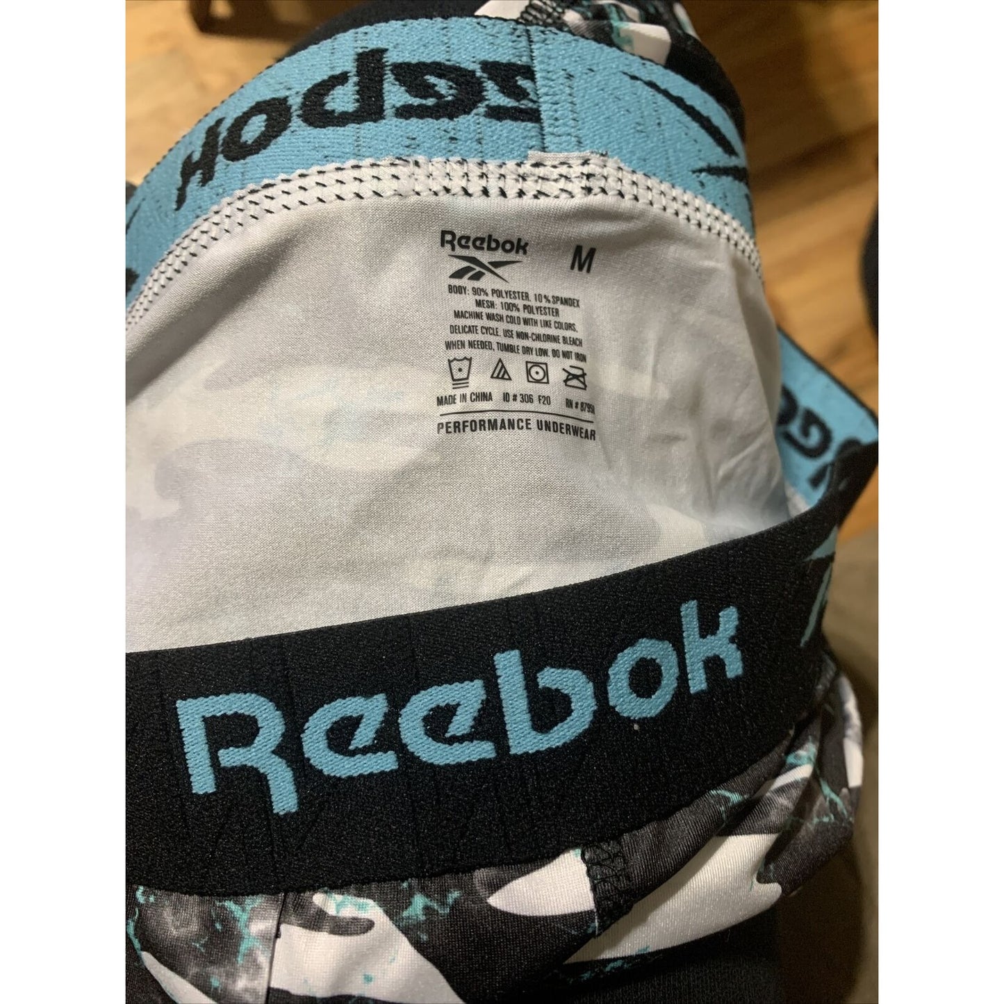 Men’s Reebox Camo Compression Shorts Medium 10% Spandex With Teal Band