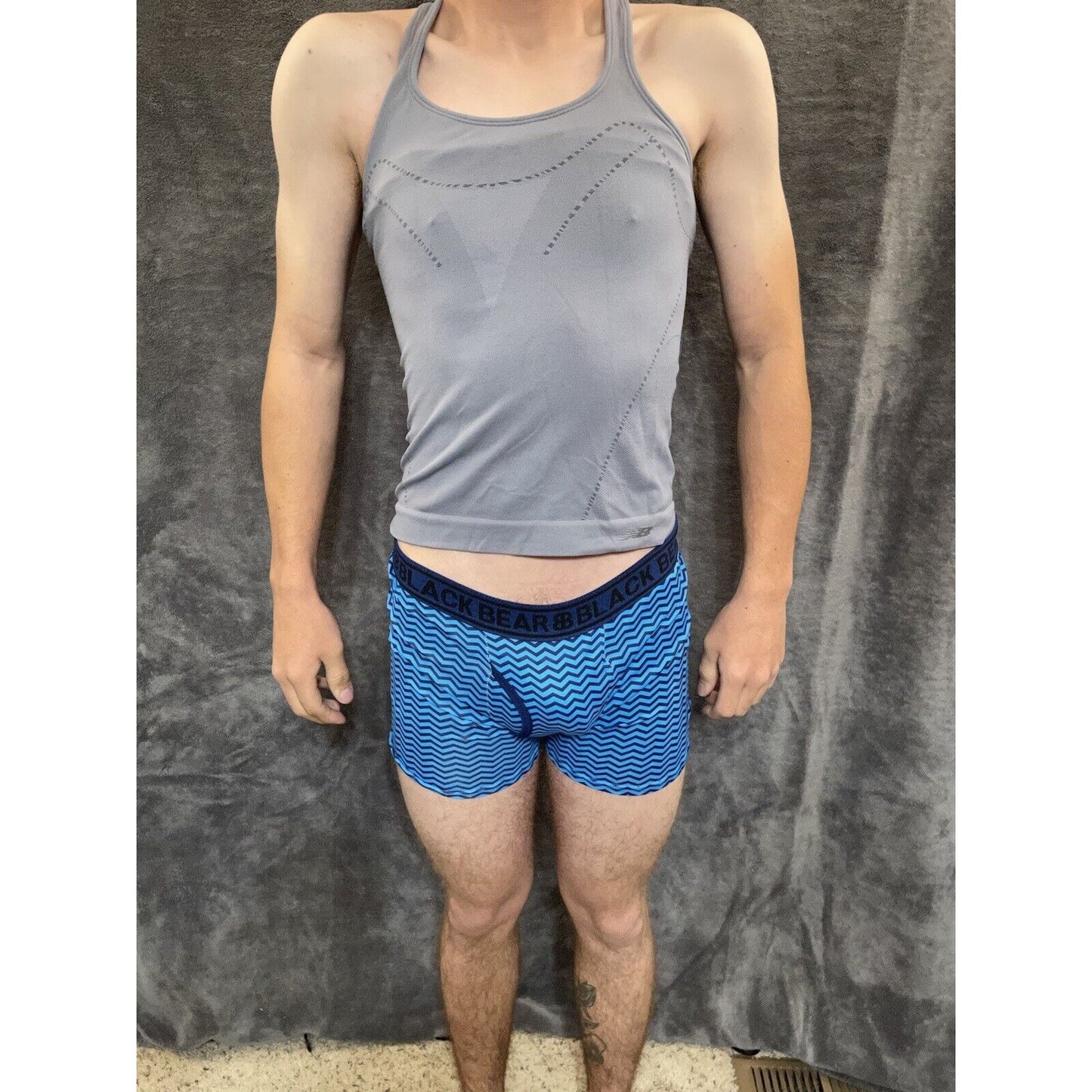 women's gray new balance tank top looks like tag says size 8 Fits Snug