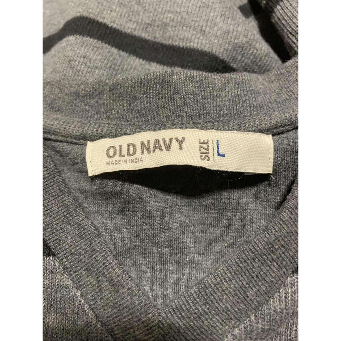 Old Navy Men's Size Large Long Sleeve Gray Striped V-Neck Pullover Sweatshirt