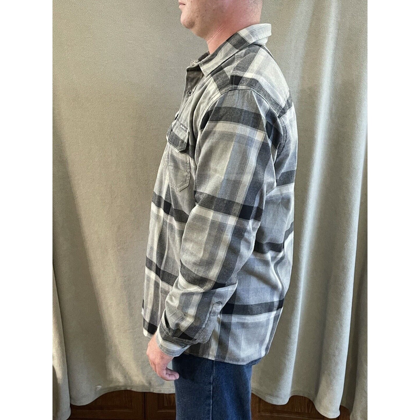 Eddie Bauer Men's Favorite Flannel Classic Fit Black/Gray Large