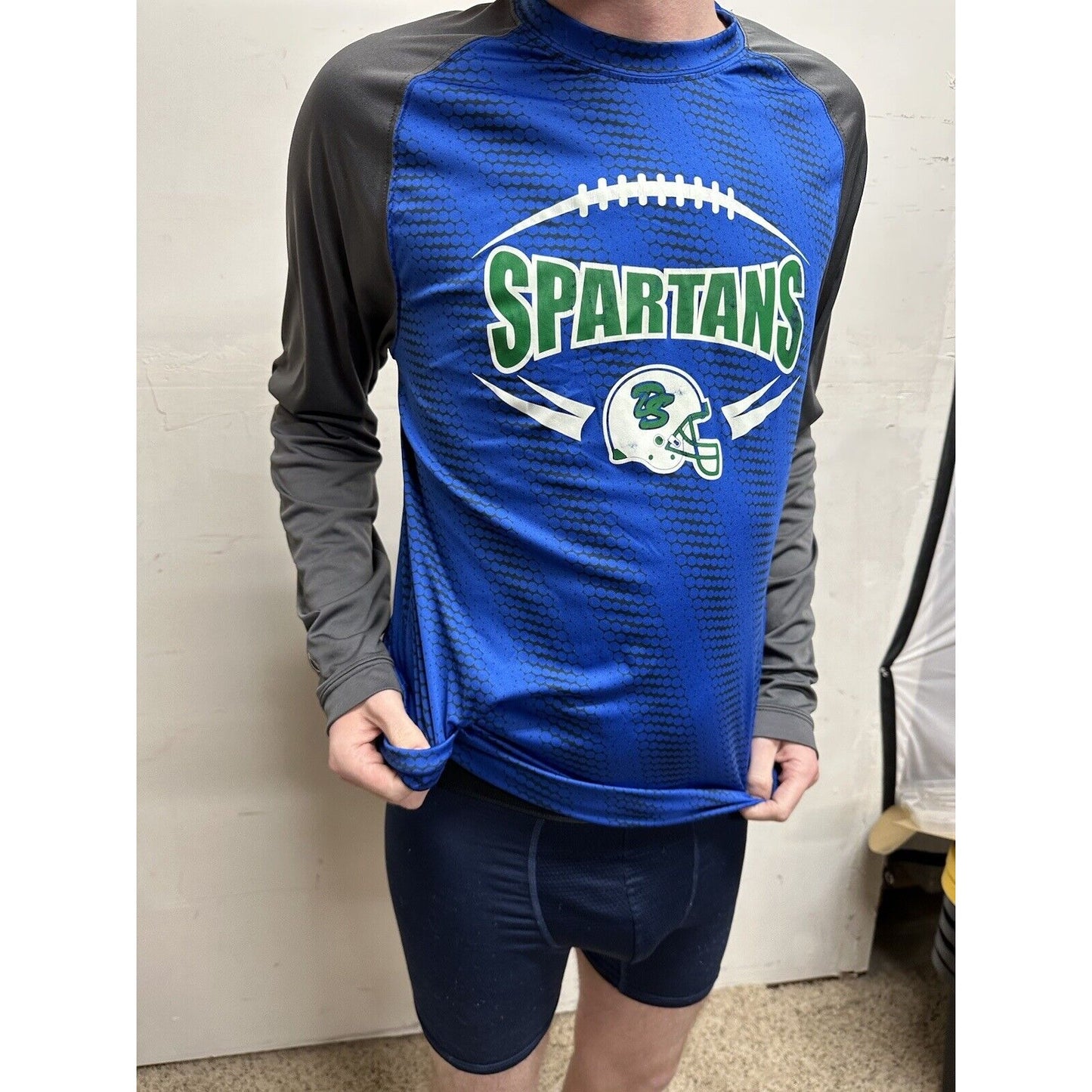 men’s doherty spartans football long sleeve pullover shirt adult large colroado