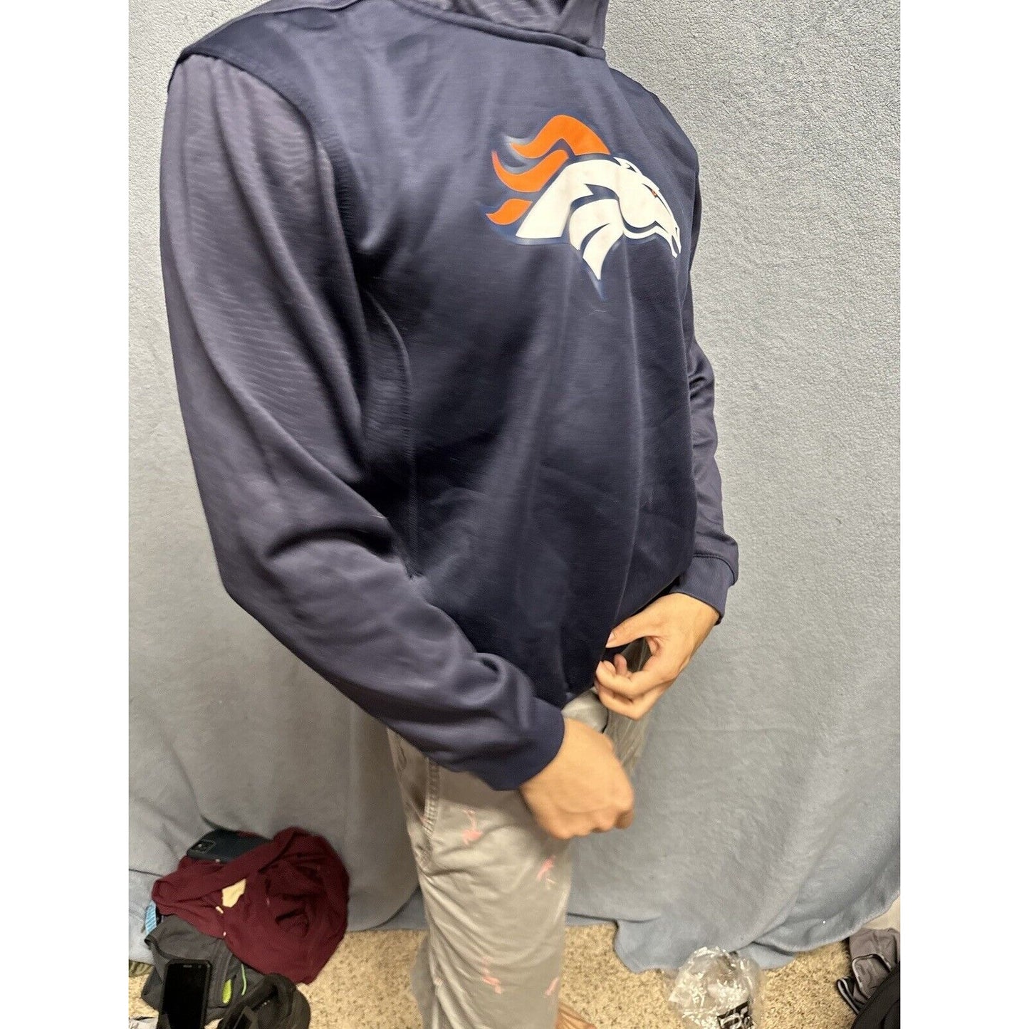 Boys Denver Broncos XL Size 18 Blue Pullover Hoodie Nfl Team Apparel Hole