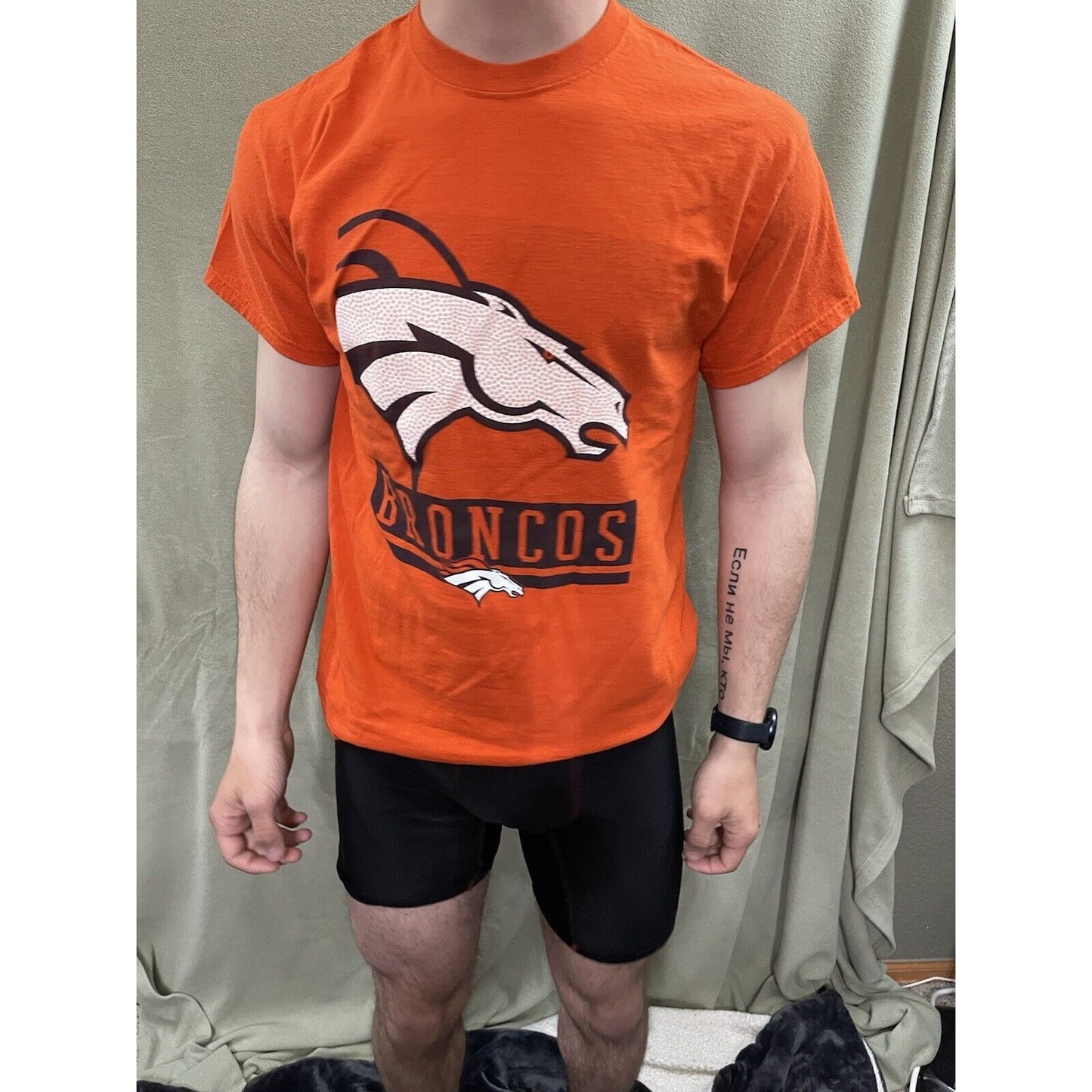 Denver Broncos Football Orange NFL Team Apparel T-Shirt Medium Excellent Cond