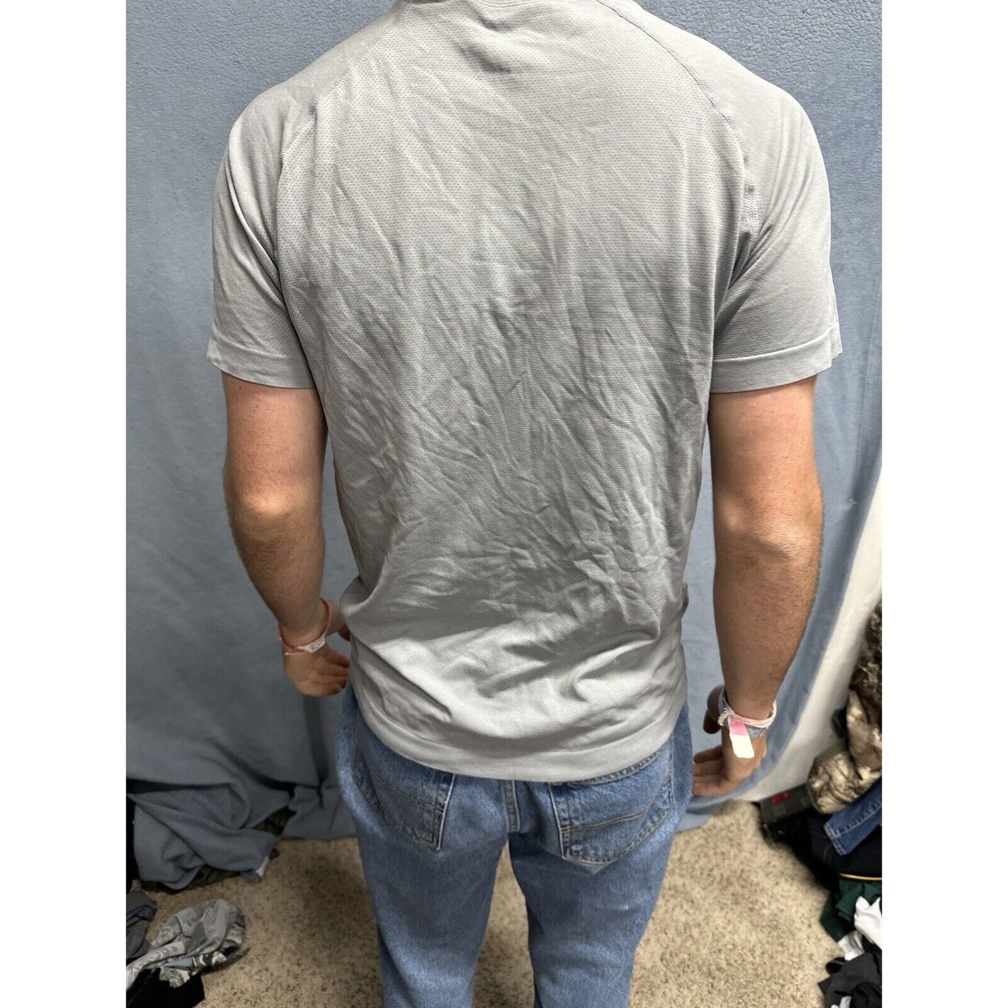 Gray Small Nylon Polyester Short Sleeve Athletic Shirt