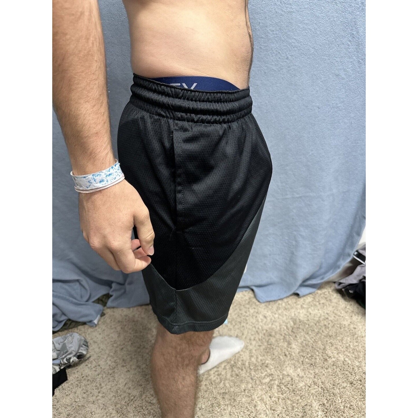 Men’s Nike Black Gray White Small Dri Fit Shorts With Pockets