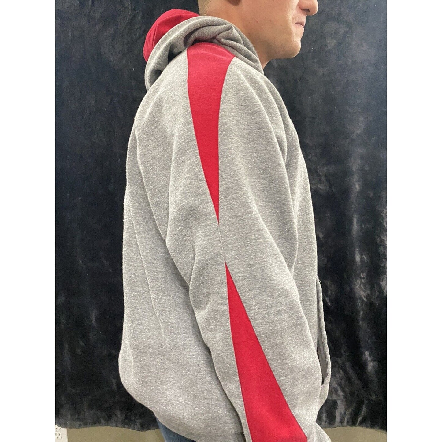 BRIGHTON BULLDOGS FOOTBALL Holloway Men’s XL Gray and Red Hoodie Sweater