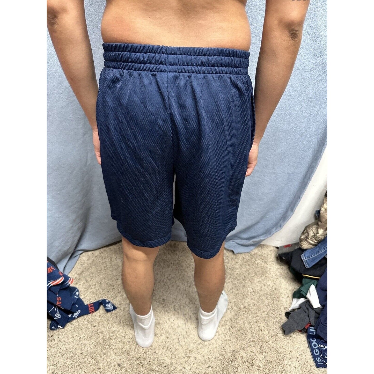 Men’s Dark Blue Athletic Works Medium Shorts 32-34 With Pockets