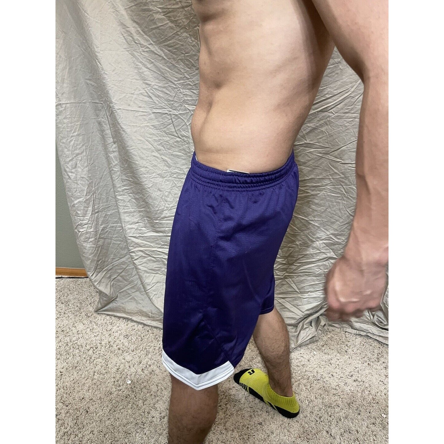 Boy's under armour Youth XL Purple And White Lacrosse style shorts no pockets