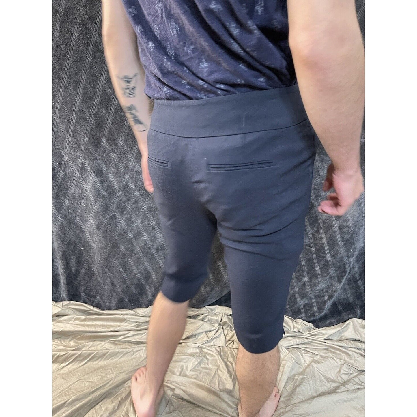 woman’s size 8 navy blue harve benard shorts