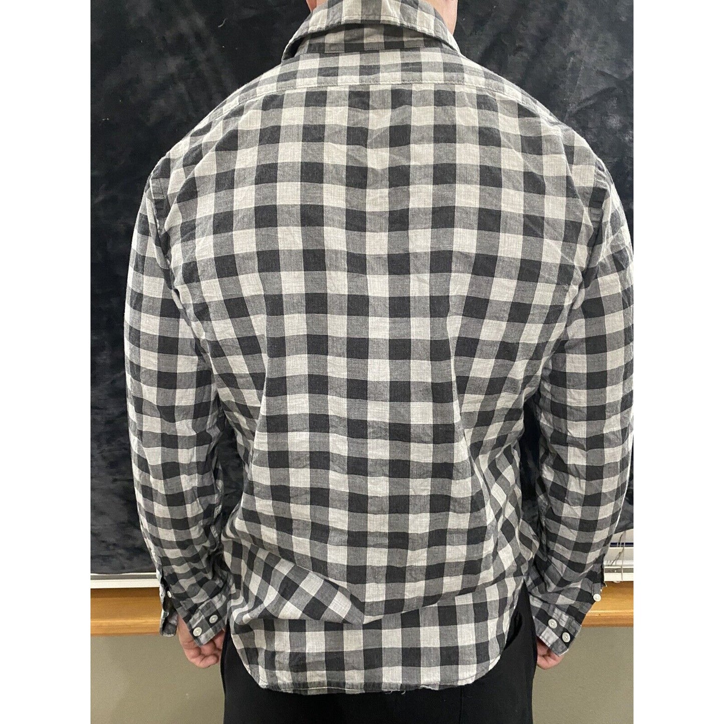 Express Men’s Medium 15-15 1/2 Black Gray & White Button-down Long Sleeves