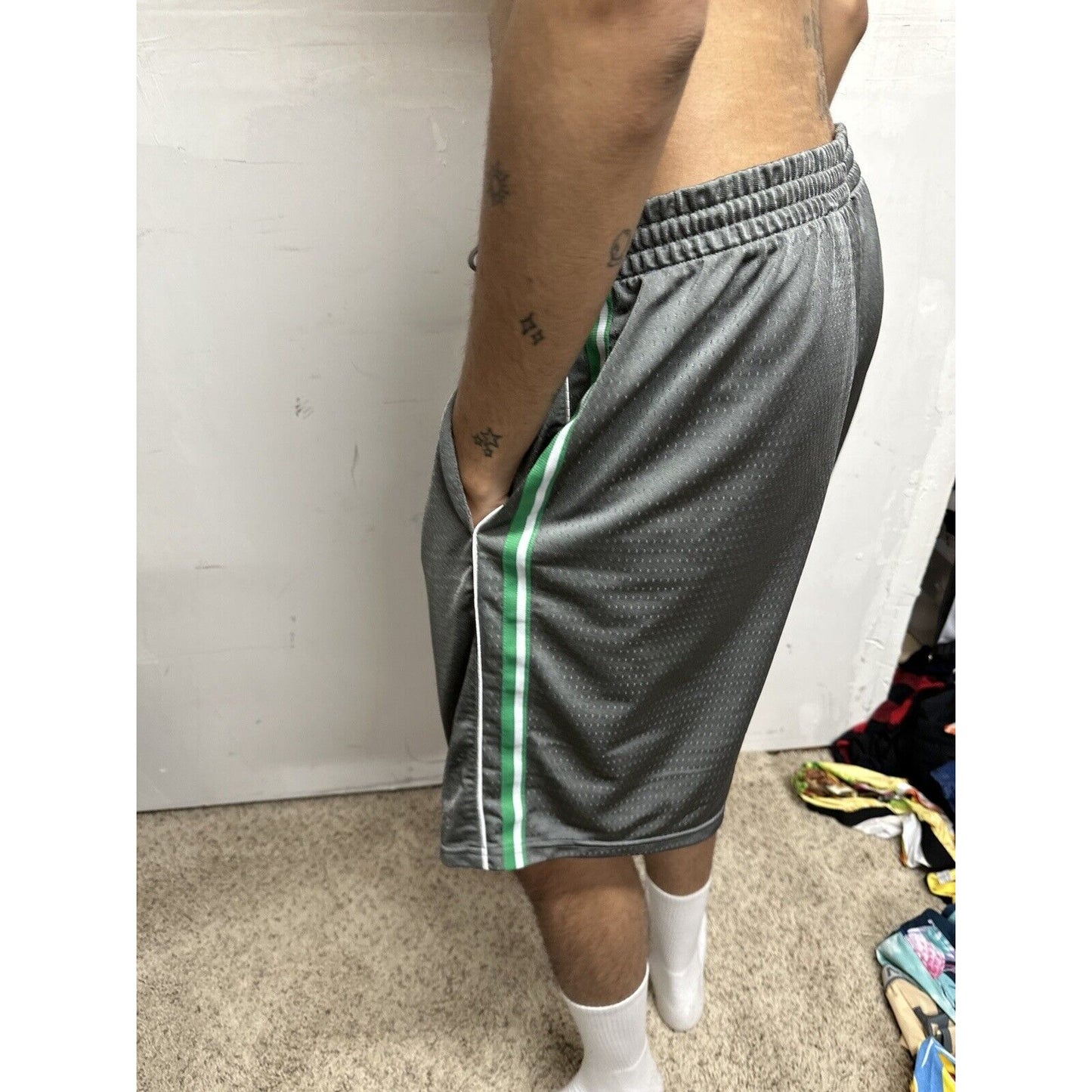 Men’s Gray Reebok XL Basketball Shorts