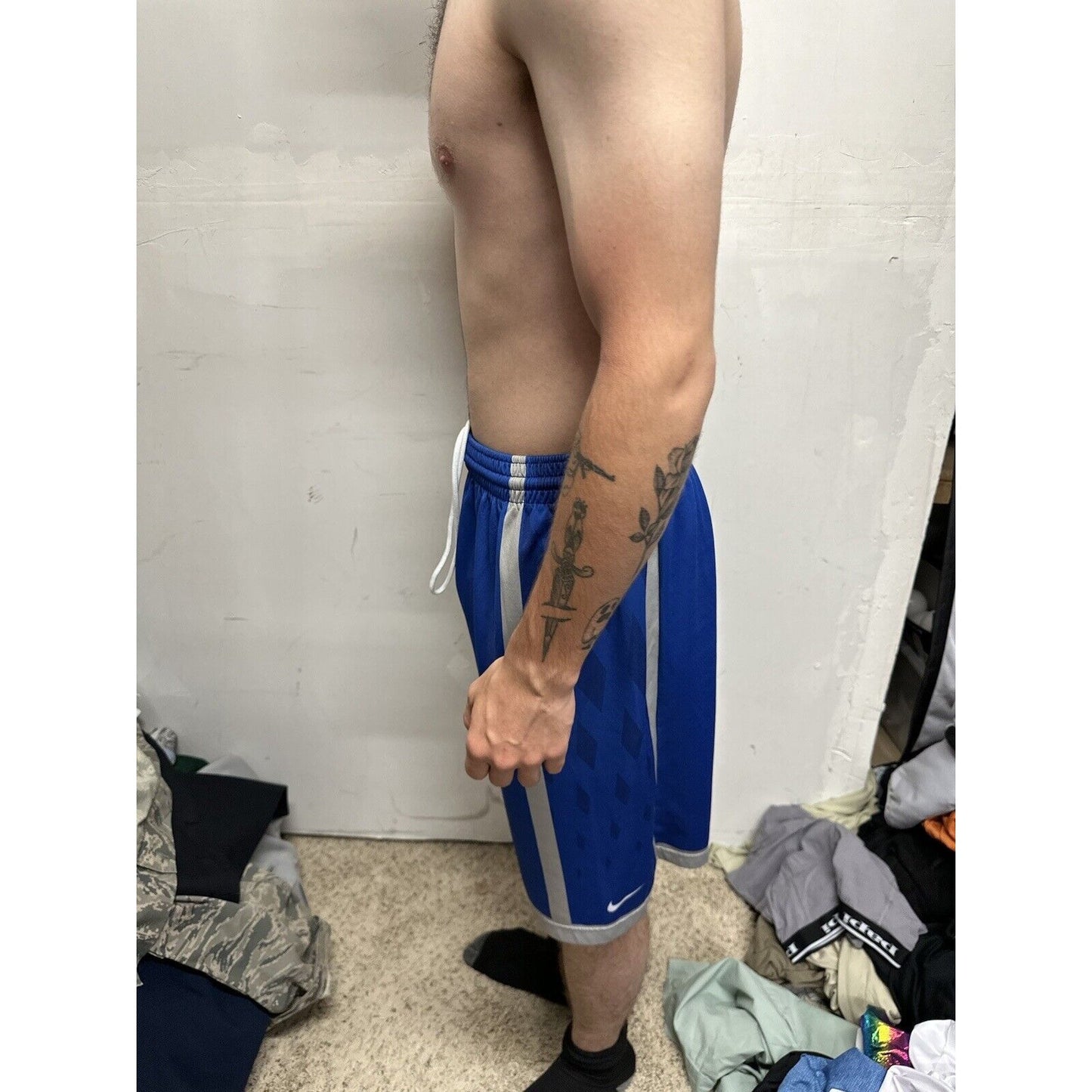 Men’s Blue Nike Medium Shorts Athletic No Pockets