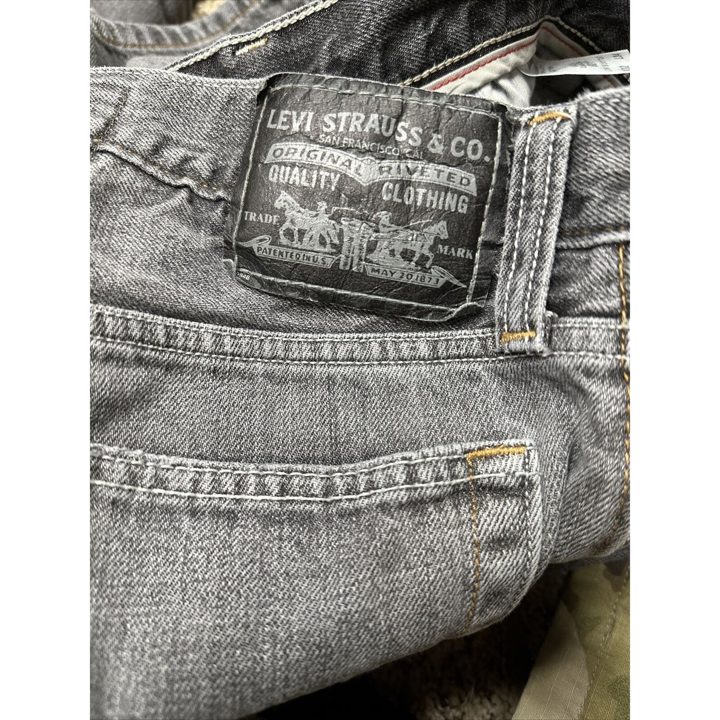 men’s black levis 527 low boot cut w32 l34