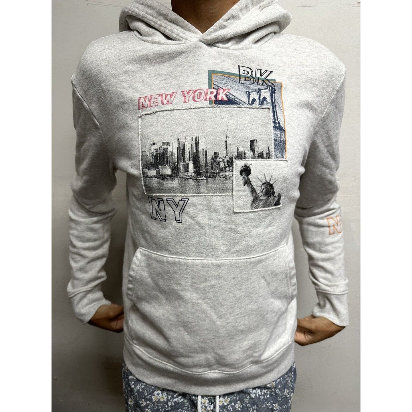 Men’s Small Grey Aeropostale Hoodie New York