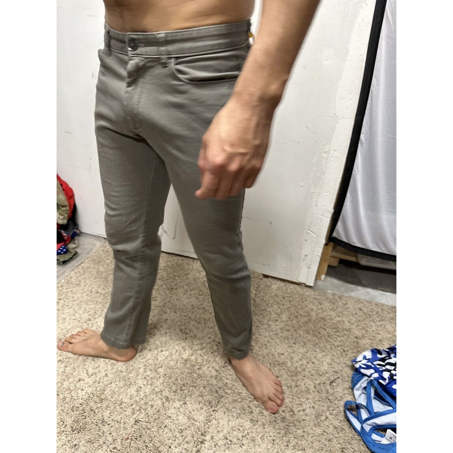 Men’s Calvin Klein Slim Fit Gray 29 X 30 jeans