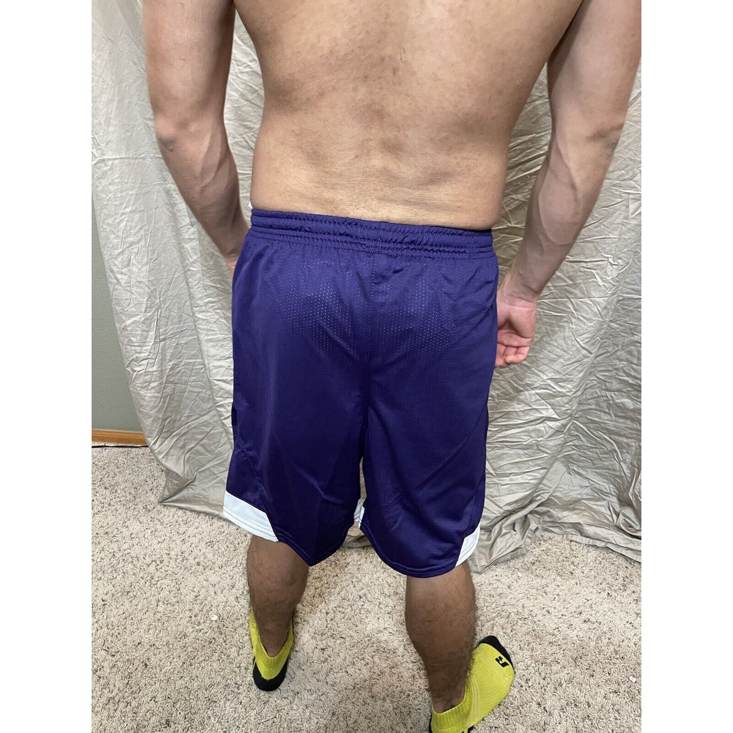 Boy's under armour Youth XL Purple And White Lacrosse style shorts no pockets