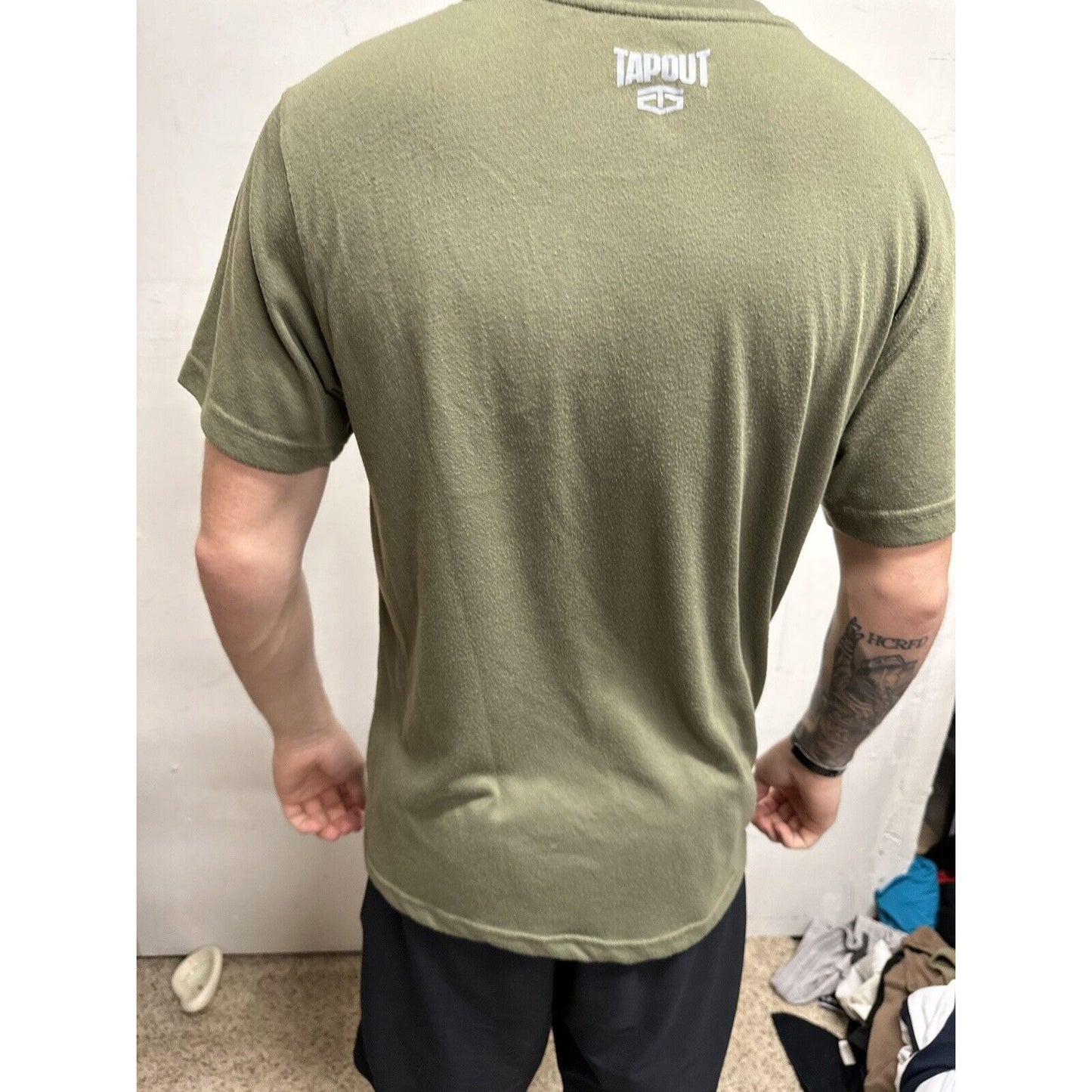 Men’s Short Sleeve Small Olive Green Tapout Shirt