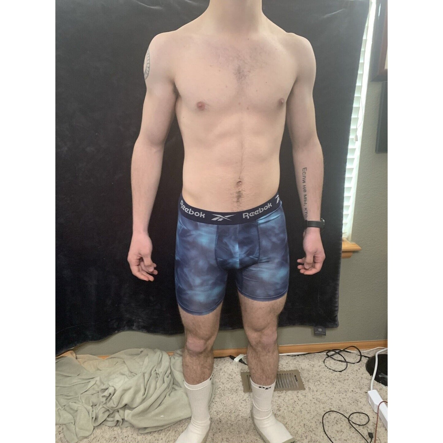 Men’s Reebox Camo Compression Shorts Medium 10% Spandex With Teal Band