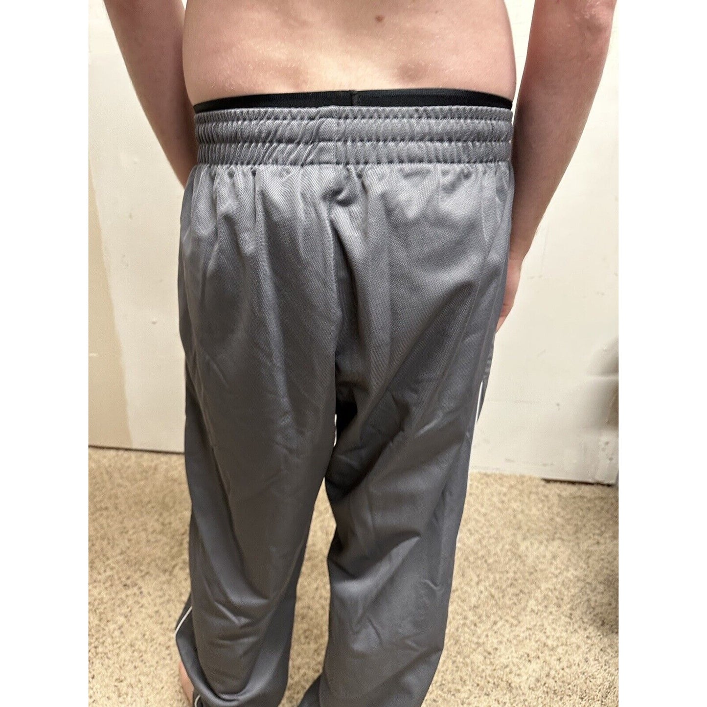 men’s gray nike sweat pants jogger Large With Pockets