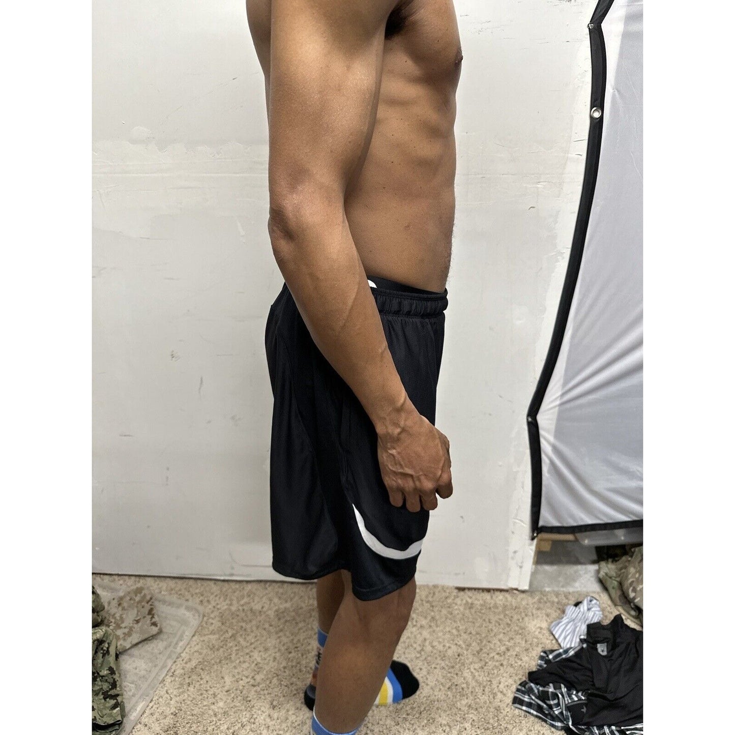 Men’s Under Armour Black Large Shorts Athletic With Pockets