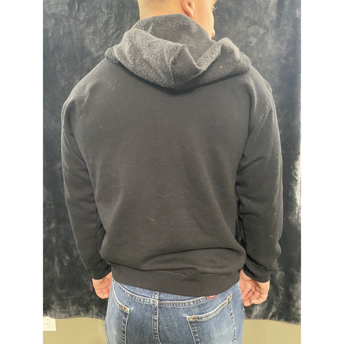 Hanes Men’ s Black Zip-up Hoodie Medium