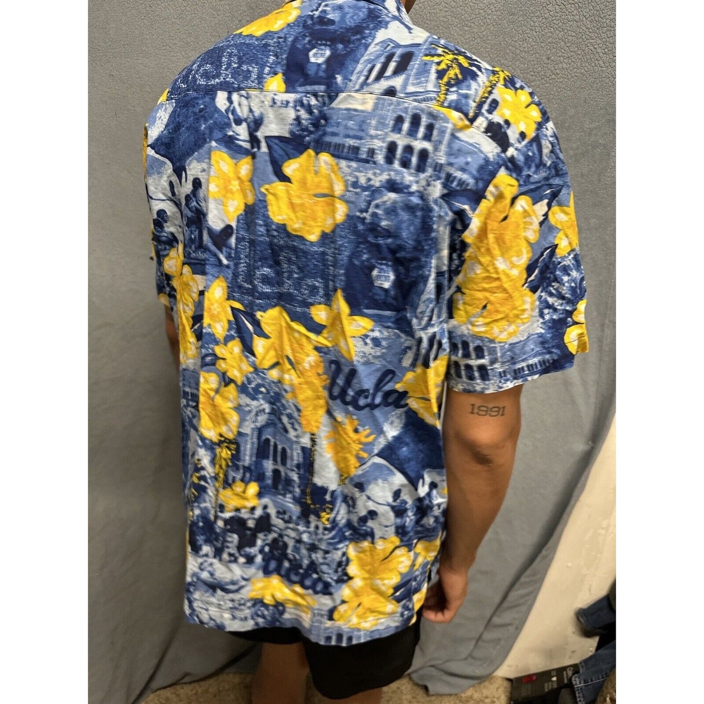 Men’s Medium Social Awearness Blue Yellow UCLA Button Up Shirt Short Sleeve