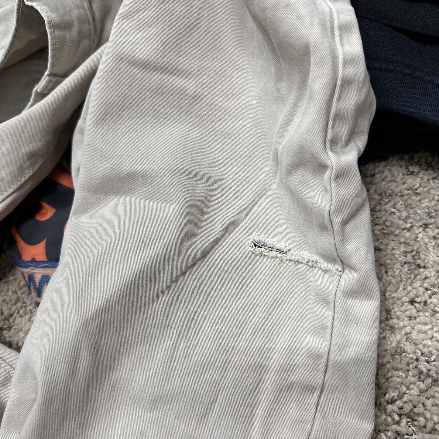 Men’s Cream / Beige Old Navy Pants 33 X 34