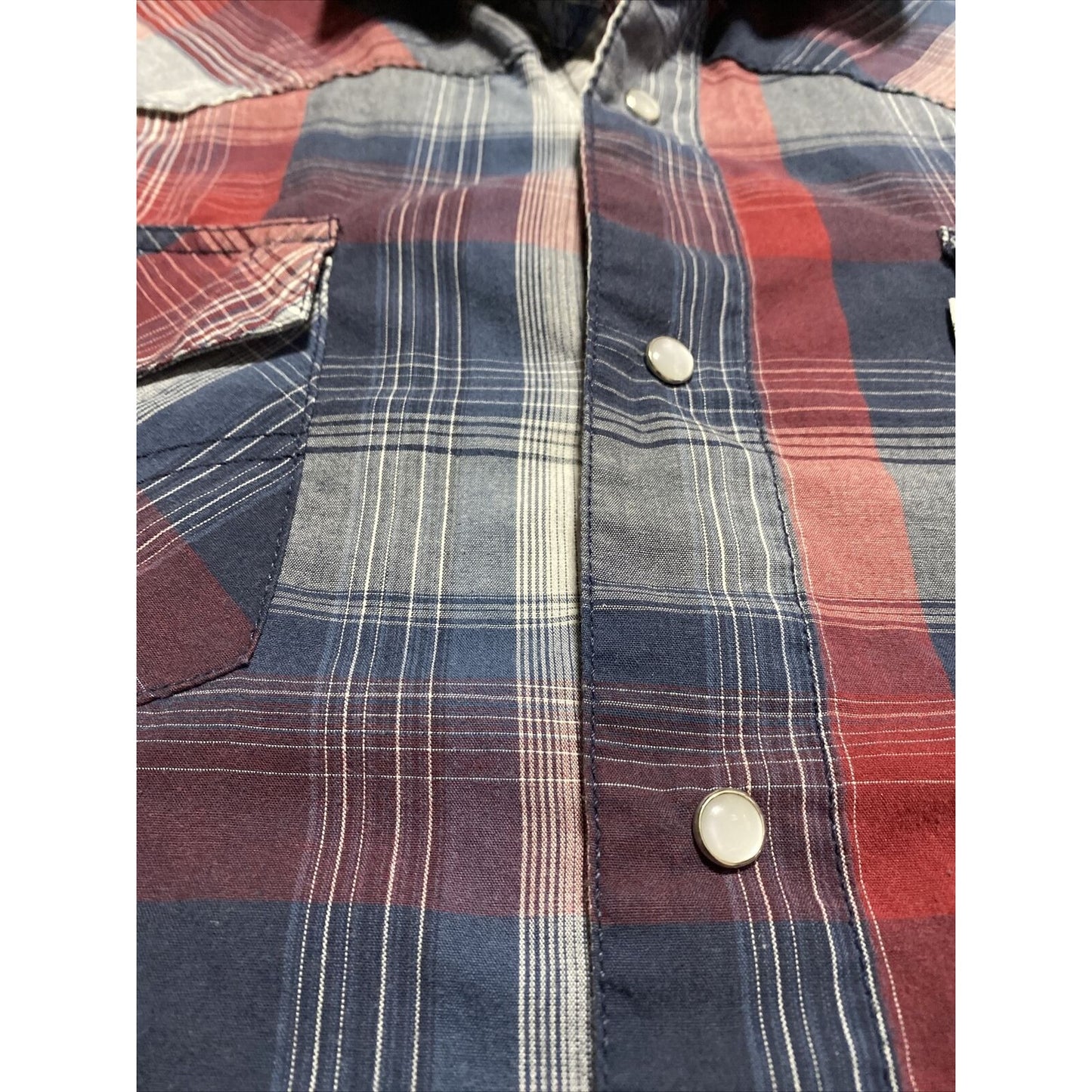 Levi’s Men’s XL Modern Fit Red Blue White Plaid Short Sleeves Button-down Shirt