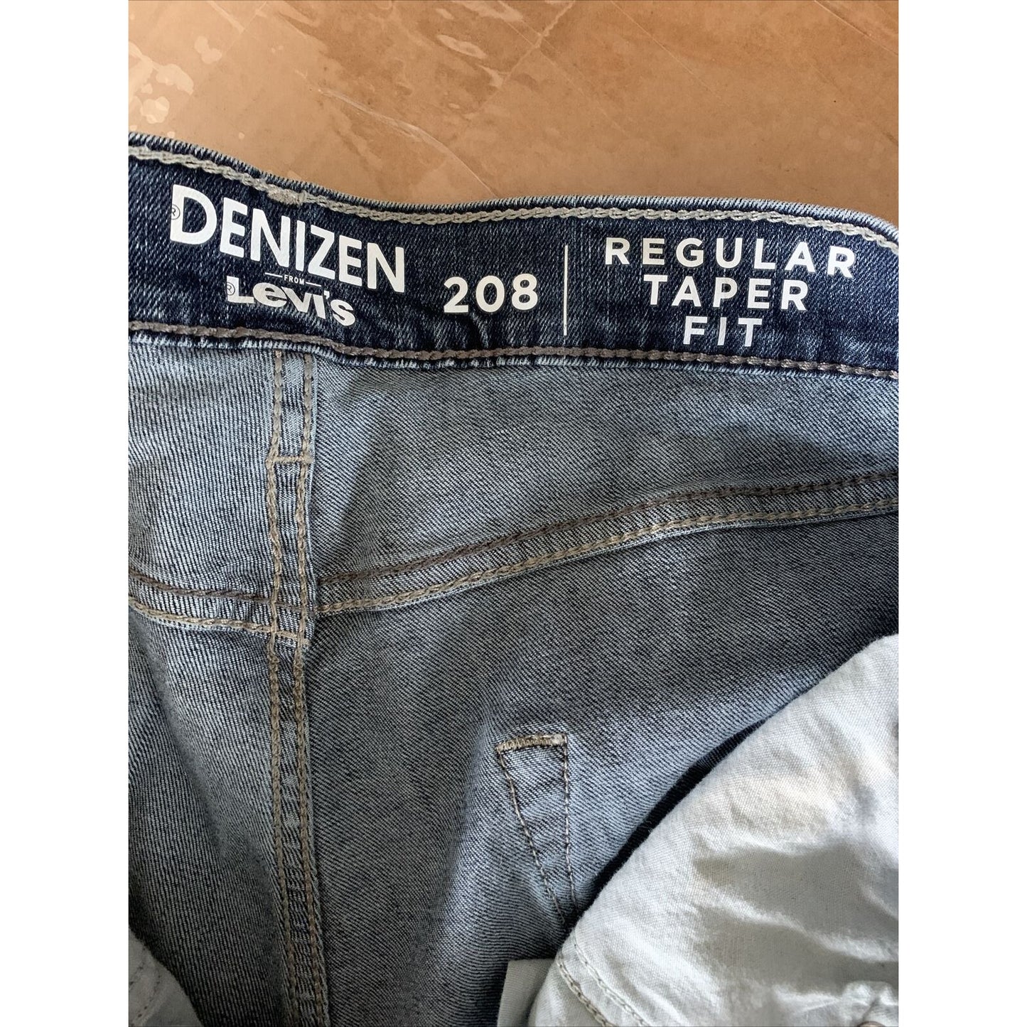 Denizen Levis Men’s 208 Blue Jeans Regular Taper Fit 32x30