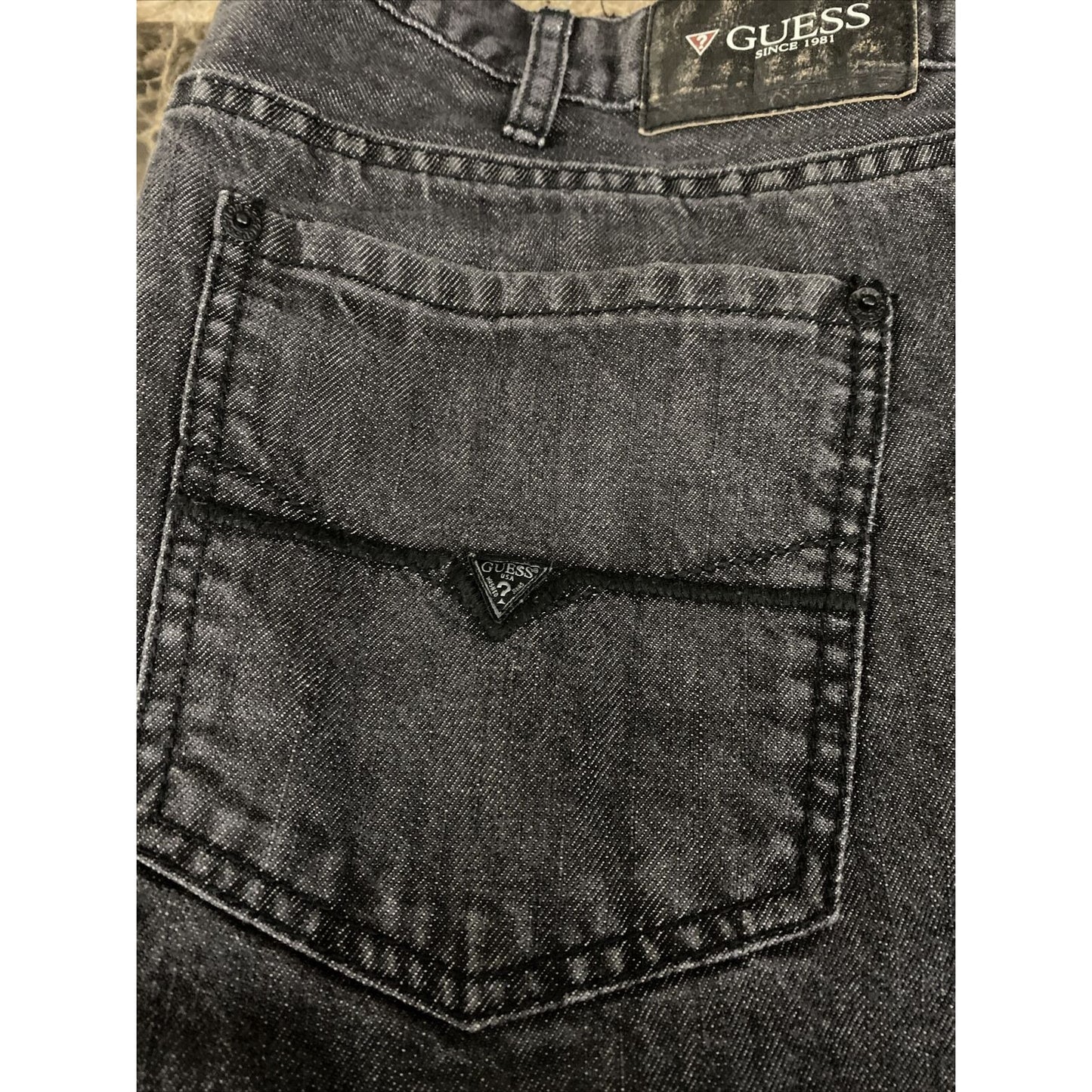 GUESS Regular Straight Crescent Fit Men’s Size 40x30 Black Wash Denim Jeans