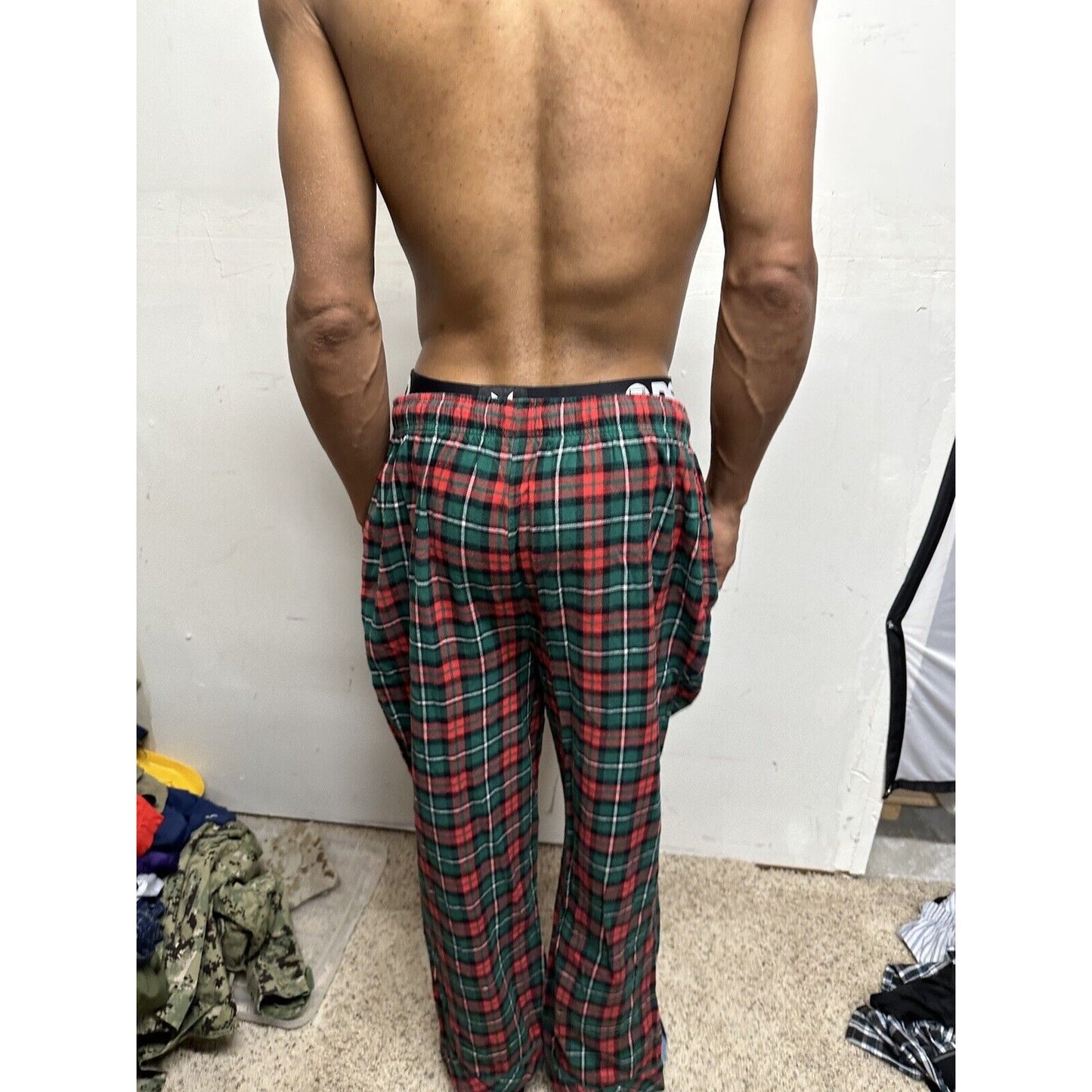Men’s Red And Green Plaid Pajamgram Large Lounge Pants Pajamas