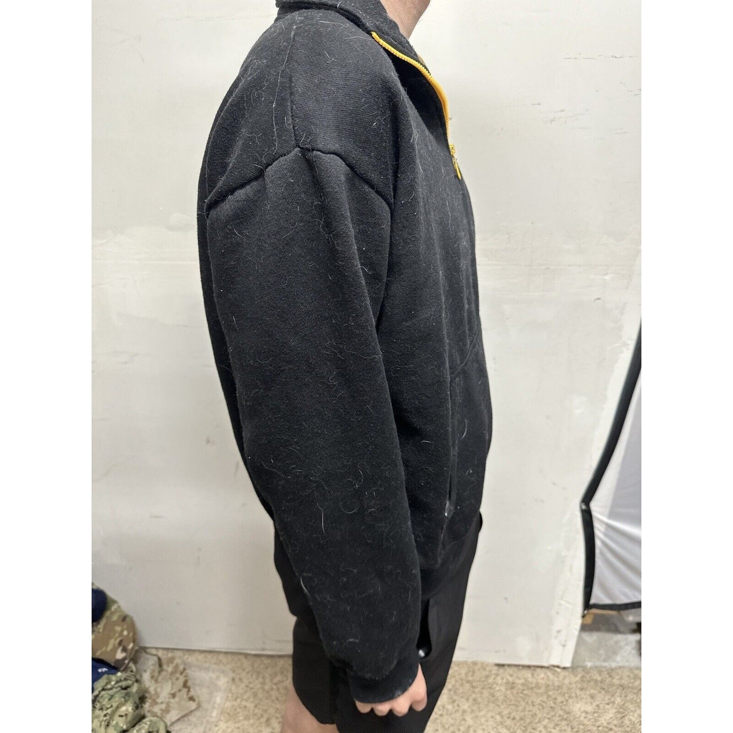 Men’s Black Medium Us Army 1/4 Zip Poly Cotton Pullover Sweater