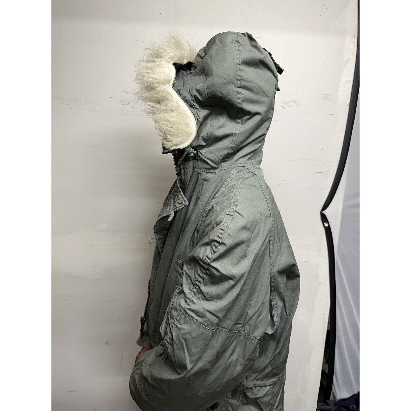 USAF Military Uniform Parka Extreme Cold Weather Type N-38 Medium Sage Green