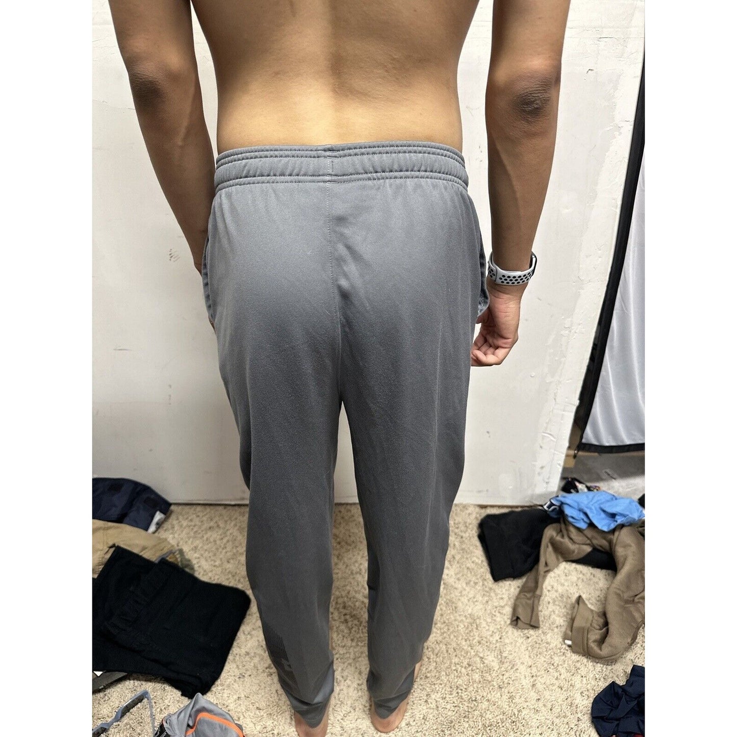 Boy’s Youth xL Grey Under Armour Fitted Sweat Pants