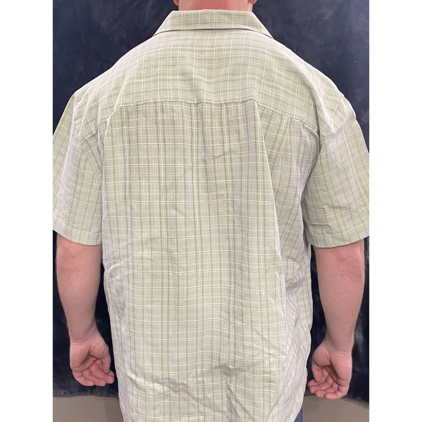 Island Shores Light Green Checkered Men’s XL Button-down Short Sleeves