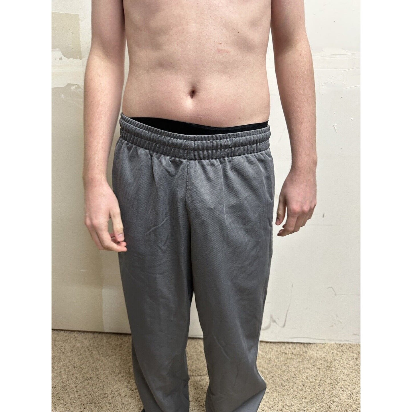 men’s gray nike sweat pants jogger Large With Pockets