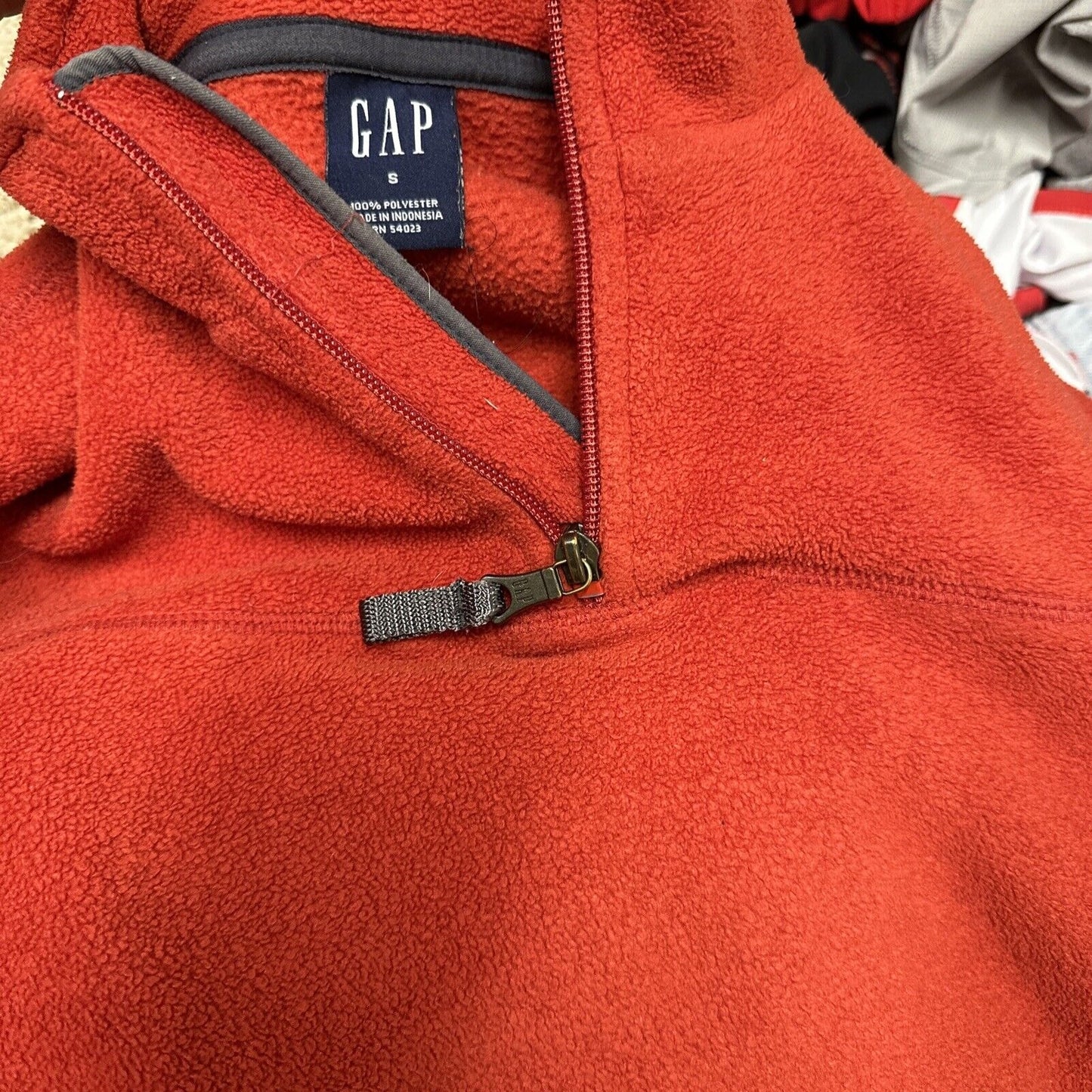 Men’s Red Small 1/4 Zip Gap Pullover Jacket