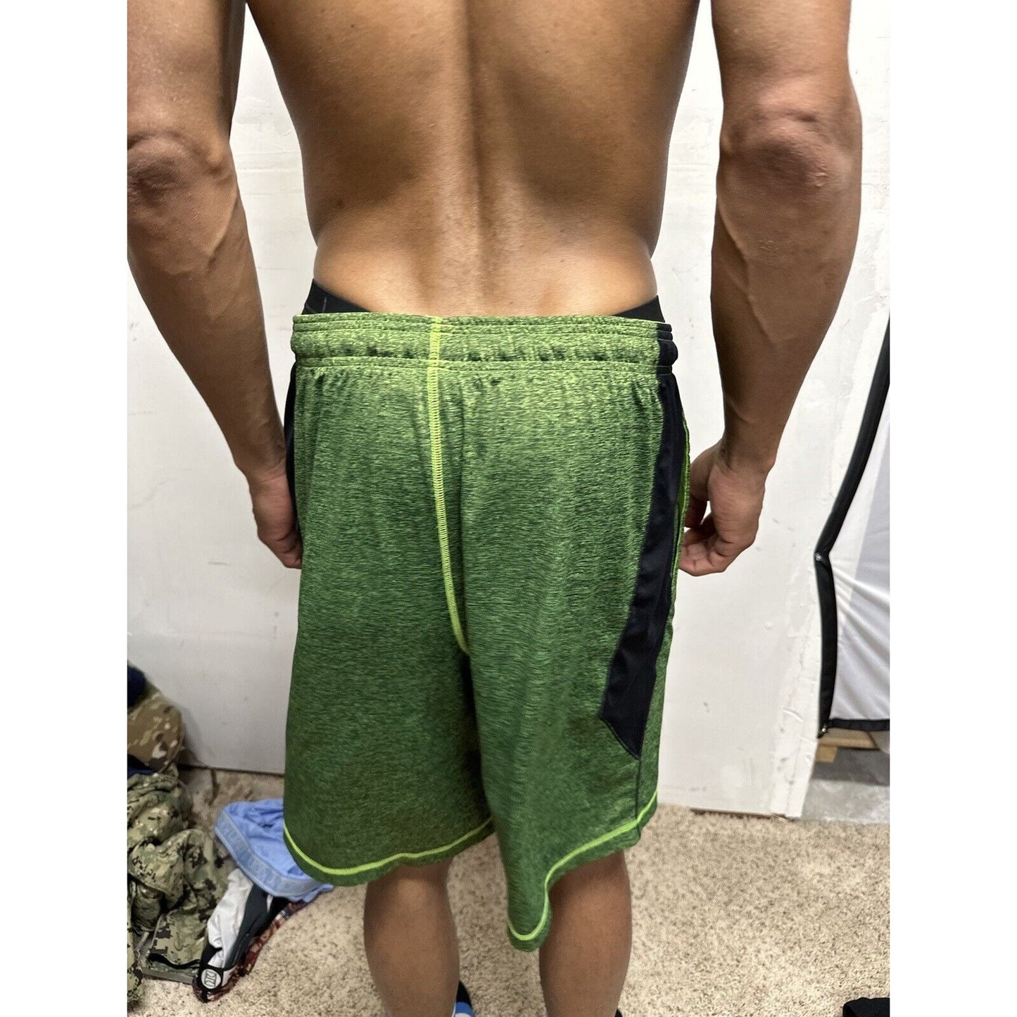 Men’s Green Large Under Armour Athletic Shorts